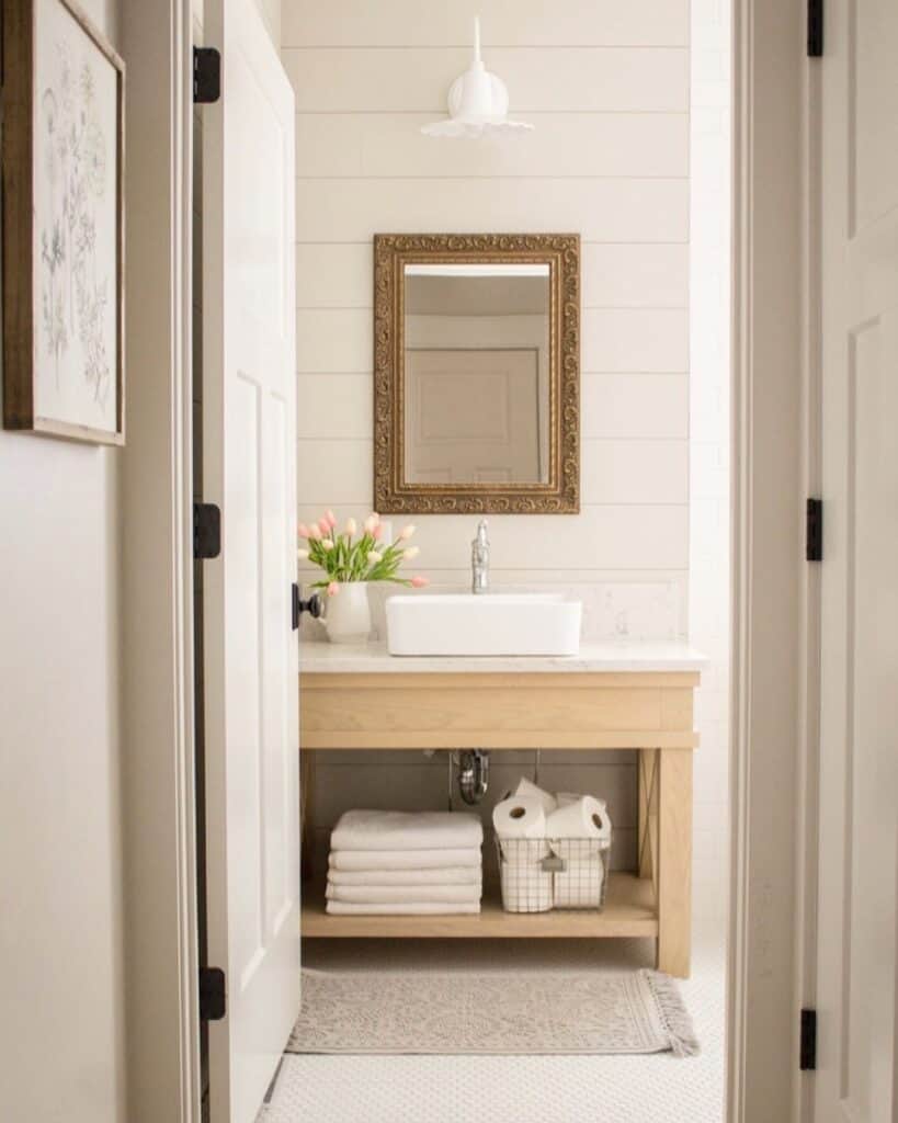 30+ Farmhouse Bathroom Mirrors Ideas for Extra Rustic Beauty