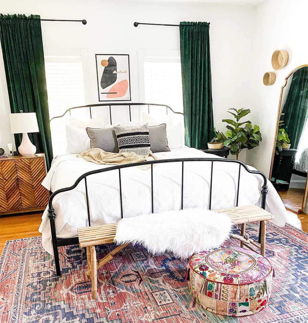31 Farmhouse Bedroom Curtains for Creating a Beautiful Sleeping Space