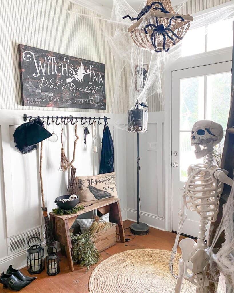 32 Halloween Entryway Décor Ideas to Boo-tify Your Entrance