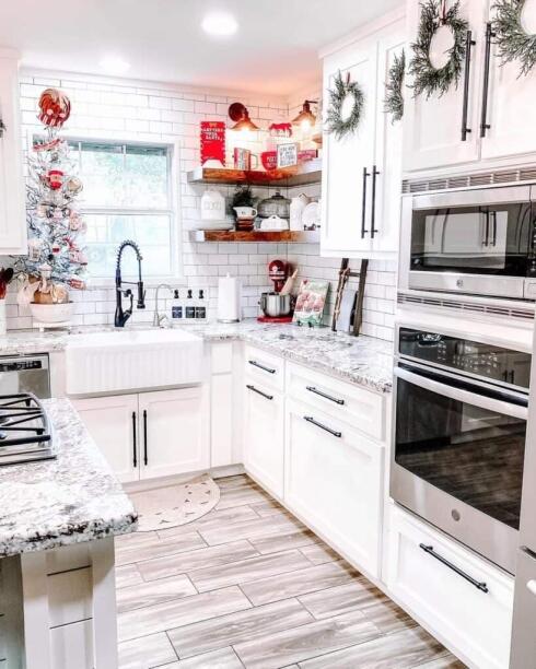 31 Farmhouse Christmas Kitchen Décor Ideas to Make the Merriest Kitchen