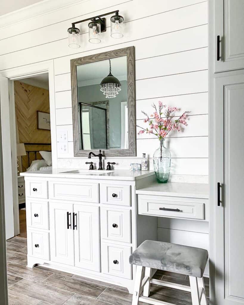 35 Shiplap Bathroom Accent Wall Ideas to Spruce Up Your Bathroom