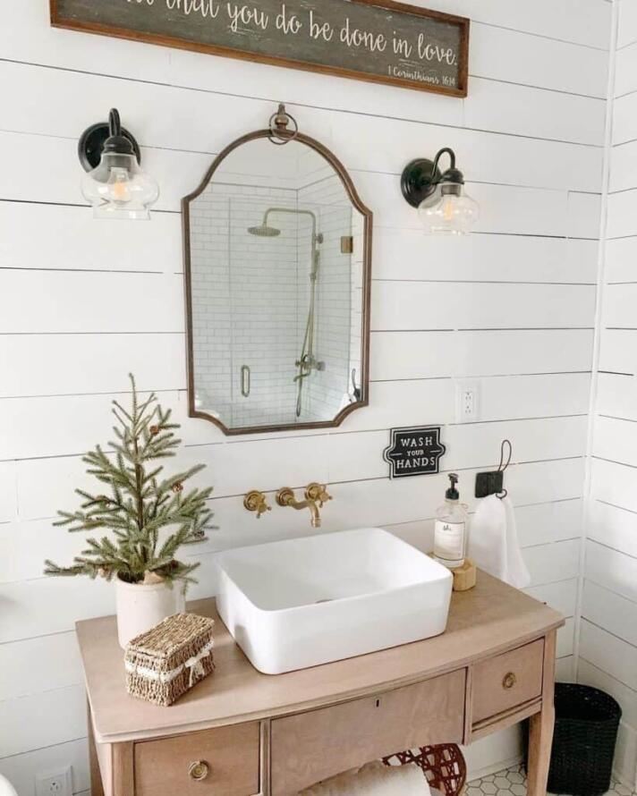 35 Shiplap Bathroom Accent Wall Ideas to Spruce Up Your Bathroom