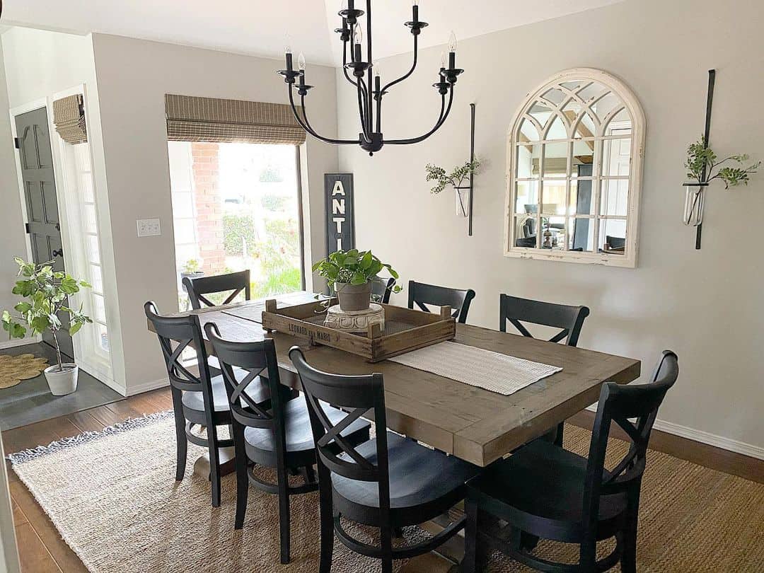 35 Farmhouse Dining Room Lighting Ideas that Fashionably Illuminate