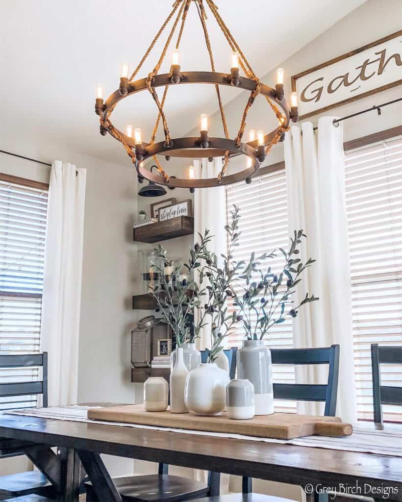 35 Farmhouse Dining Room Lighting Ideas that Fashionably Illuminate