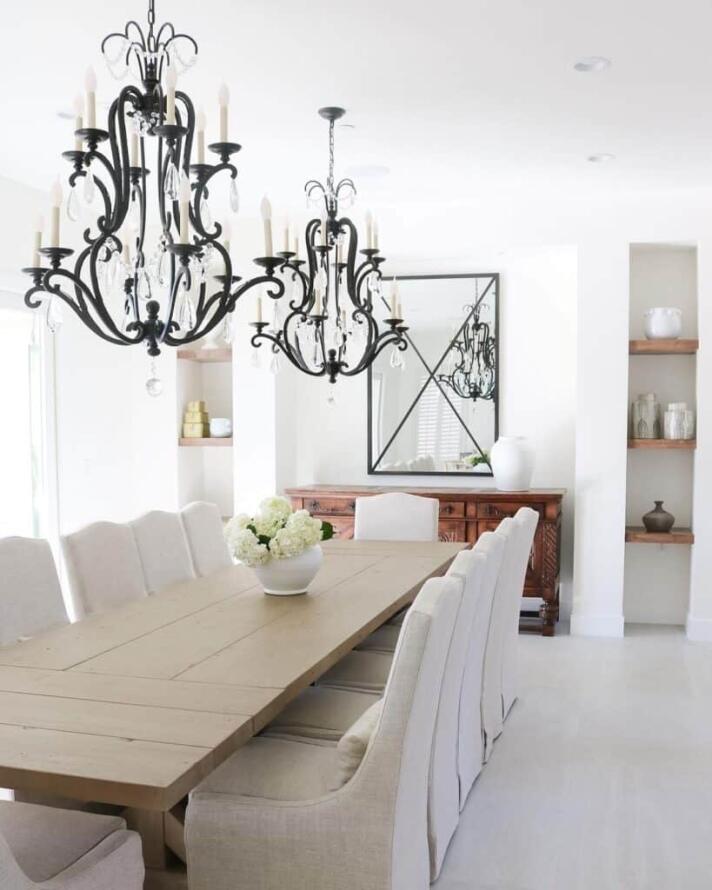 35 Farmhouse Dining Room Lighting Ideas that Fashionably Illuminate