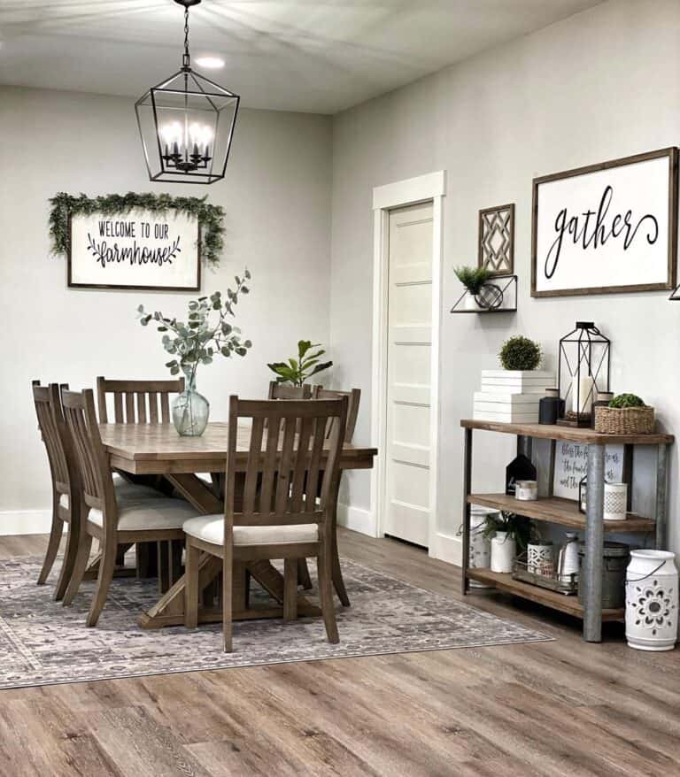 35 Farmhouse Dining Room Lighting Ideas that Fashionably Illuminate