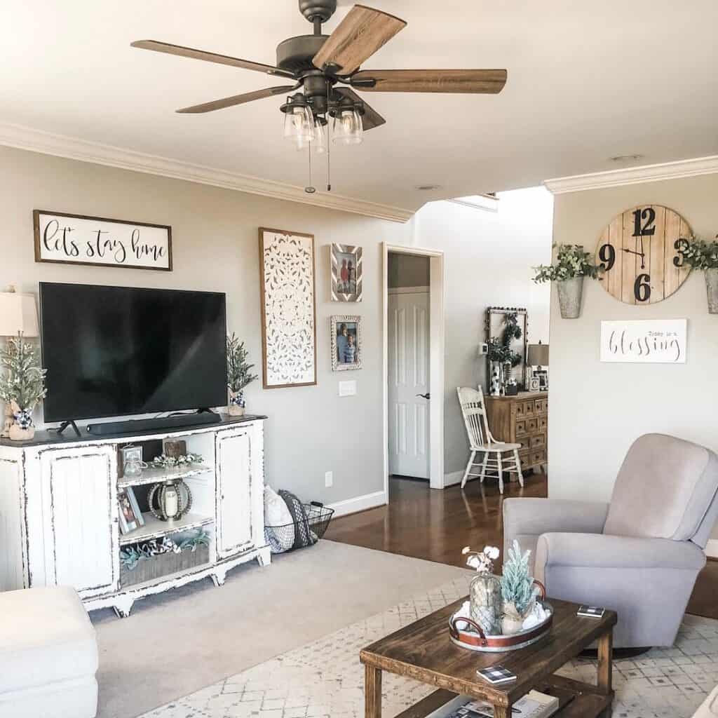 38 Farmhouse TV Wall Ideas That Deserve the Spotlight