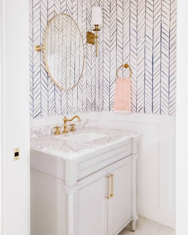 15 Striking Board and Batten Bathrooms That Look Chic and Timeless
