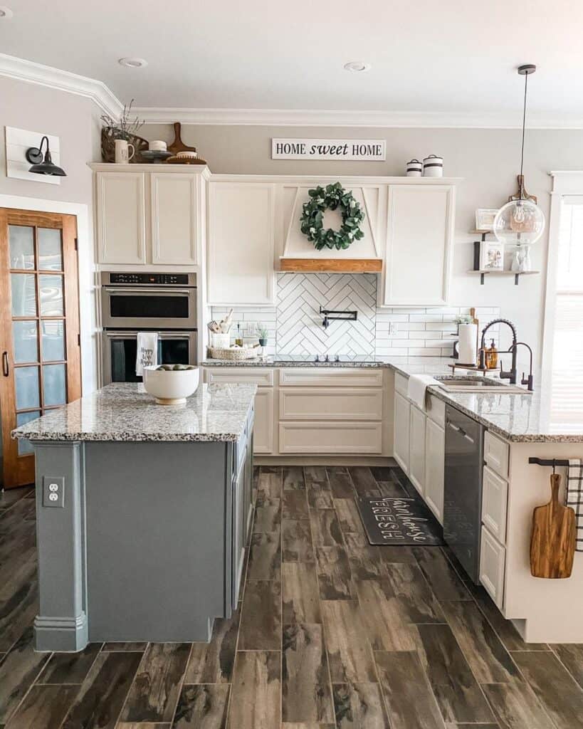 33 Genius Kitchen Island Electrical Outlet Ideas for Every Style