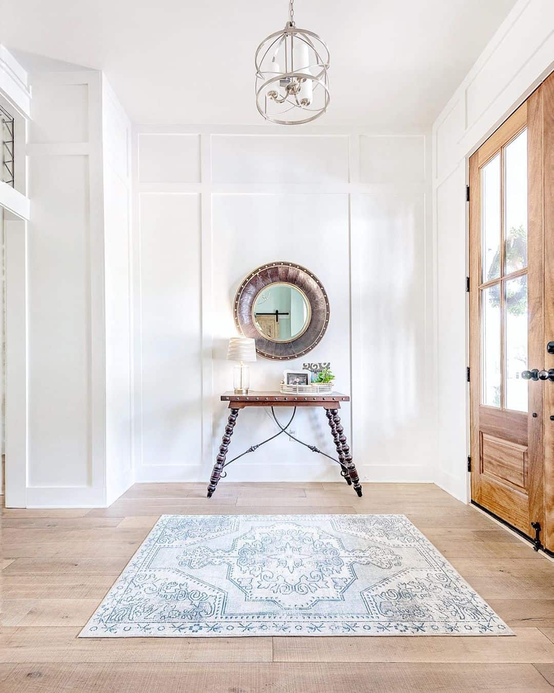 30 Board and Batten Foyer Designs for A Welcoming Entryway