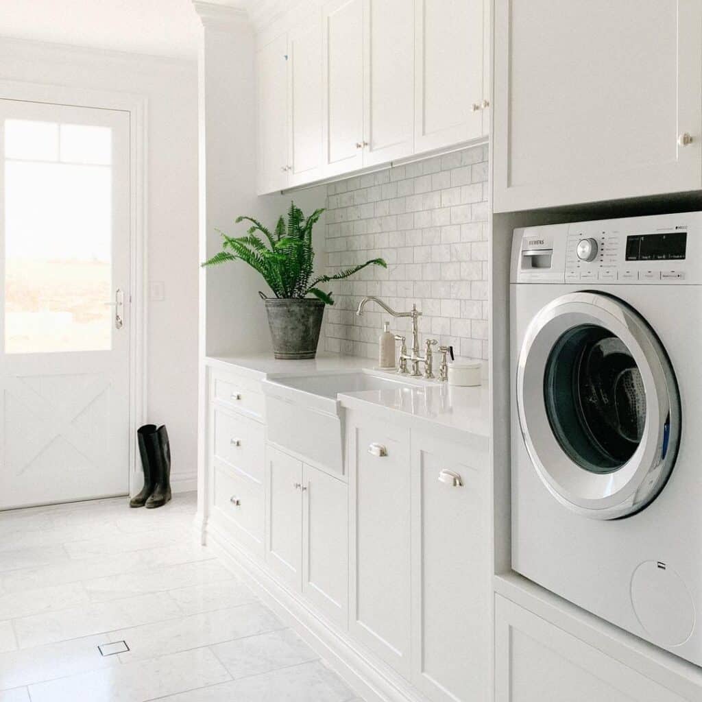 31 Laundry Room with Sink Ideas to Make Your Laundry Day Better