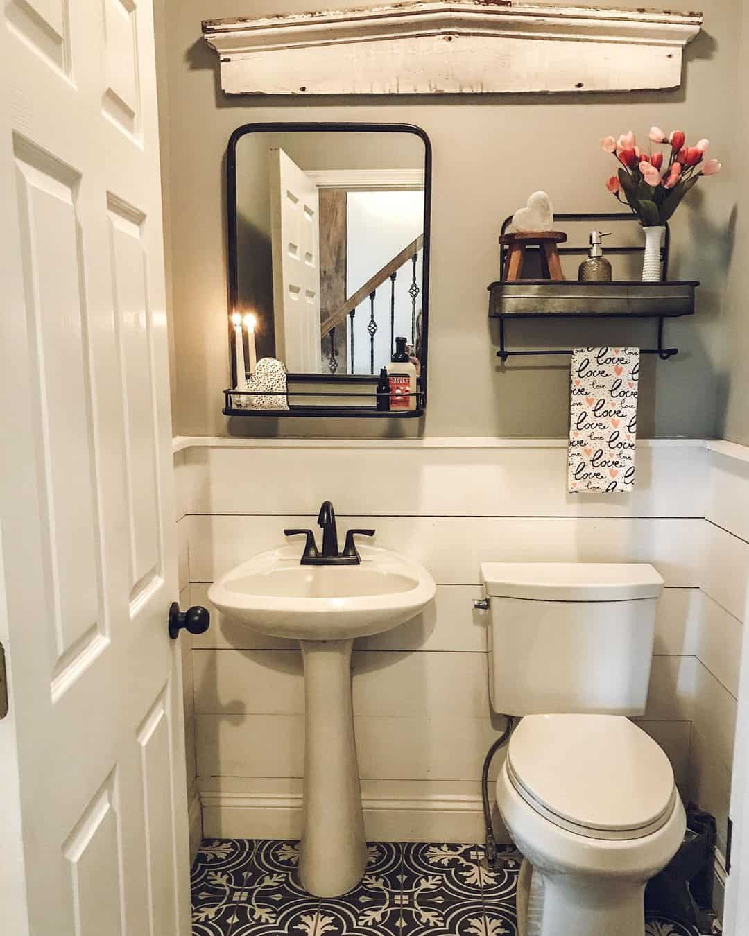 27 Beautiful Black Bathroom Mirrors That Reflect Your Style