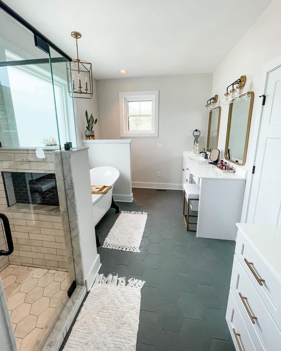 26 Dark Tile Floor Bathroom Ideas That Stand Out