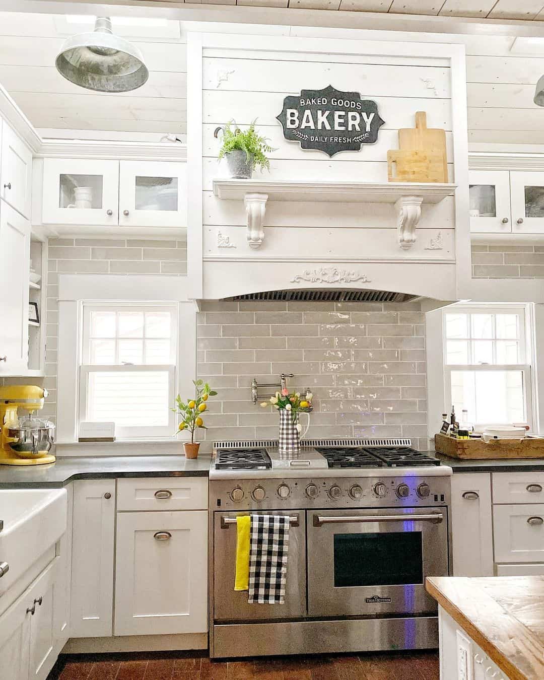 33 Shiplap Kitchen Wall Ideas That are Far From Bland
