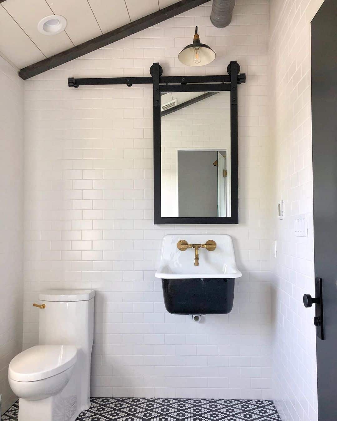 27 Beautiful Black Bathroom Mirrors That Reflect Your Style