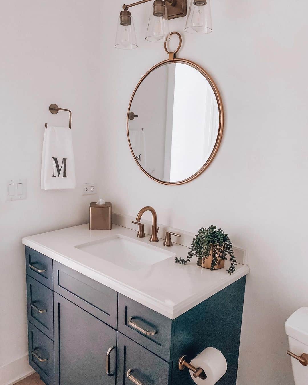 25 Small Powder Room Vanity Ideas for a Big Impact