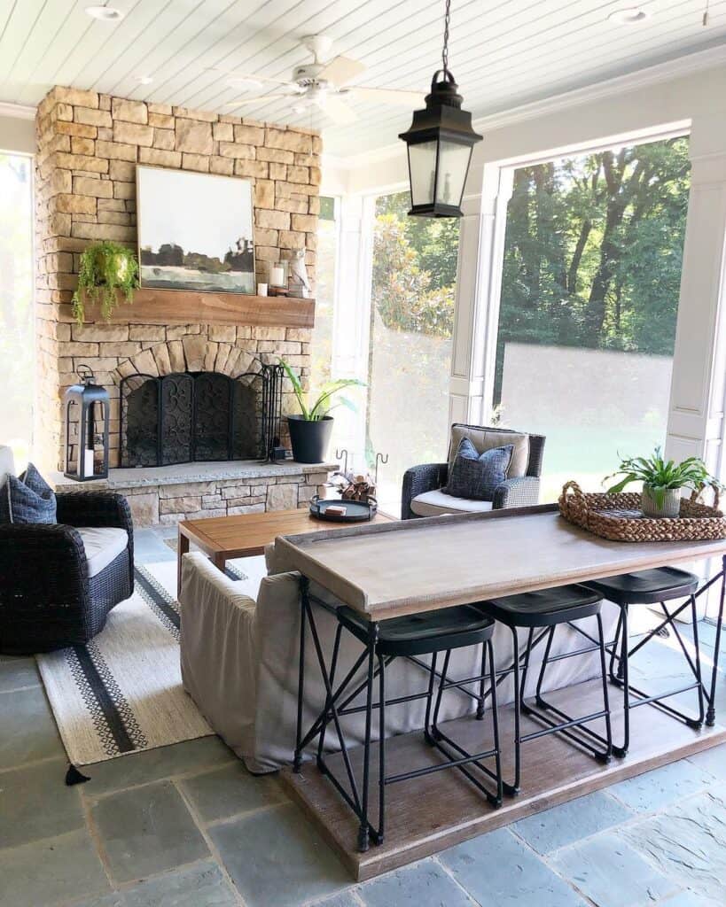 29 Fireplace Seating Ideas for the Ultimate Relaxing Space