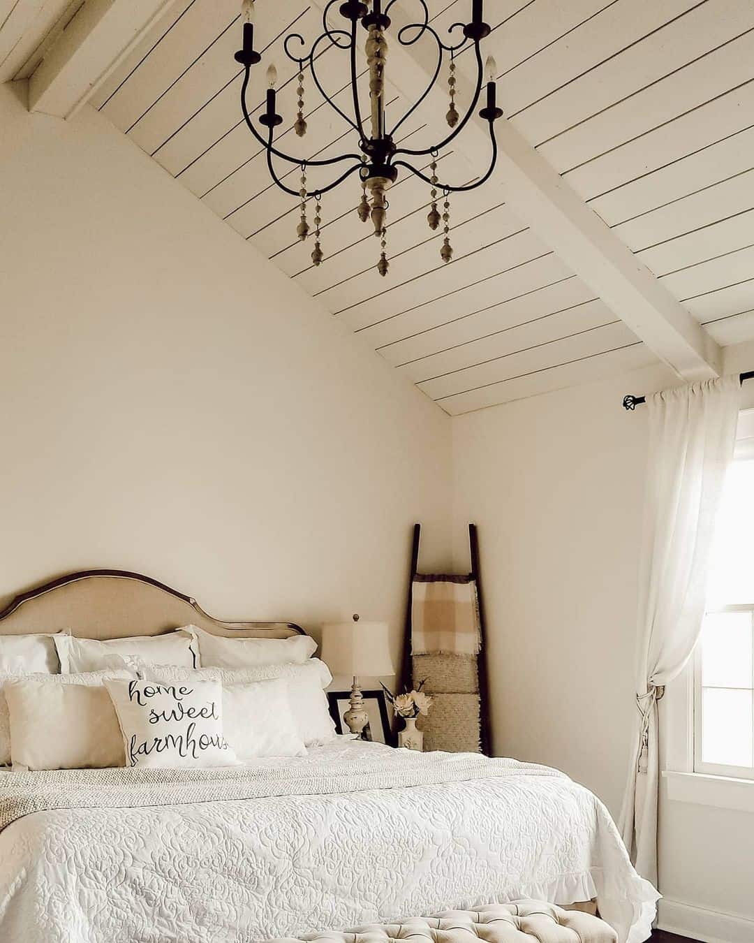 20 Vaulted Ceiling Bedroom Ideas To Elevate Your Style