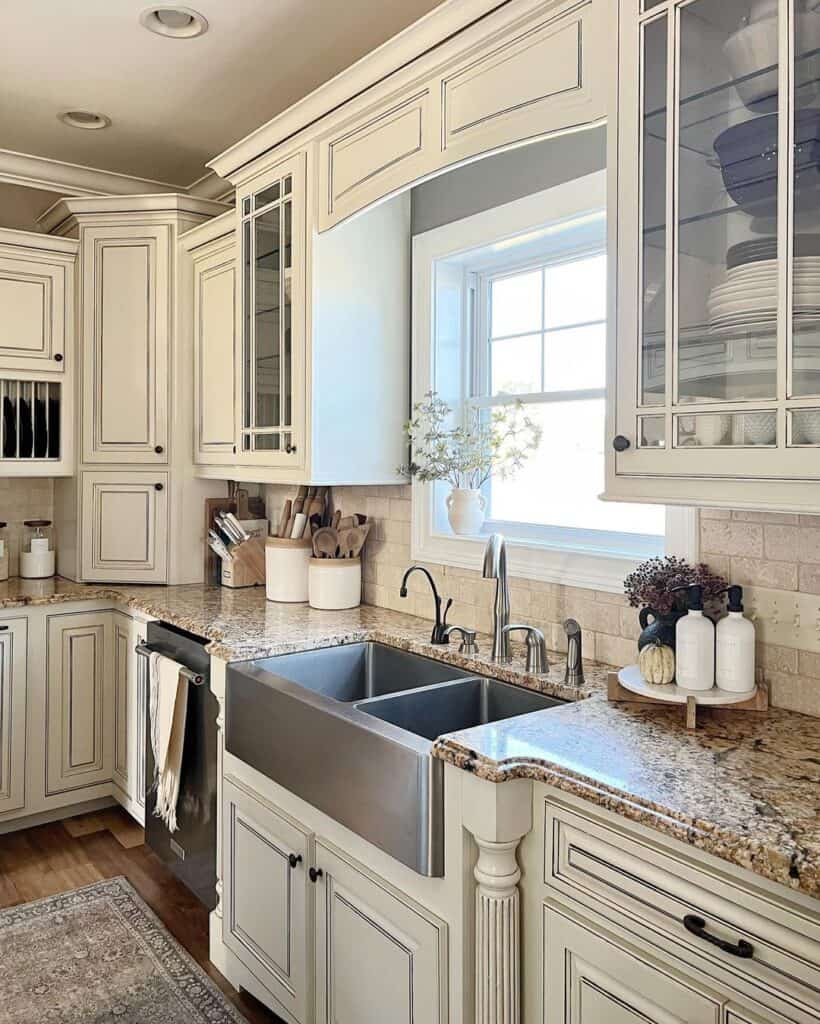 28 Backsplash Ideas for White Cabinets and Granite Countertops