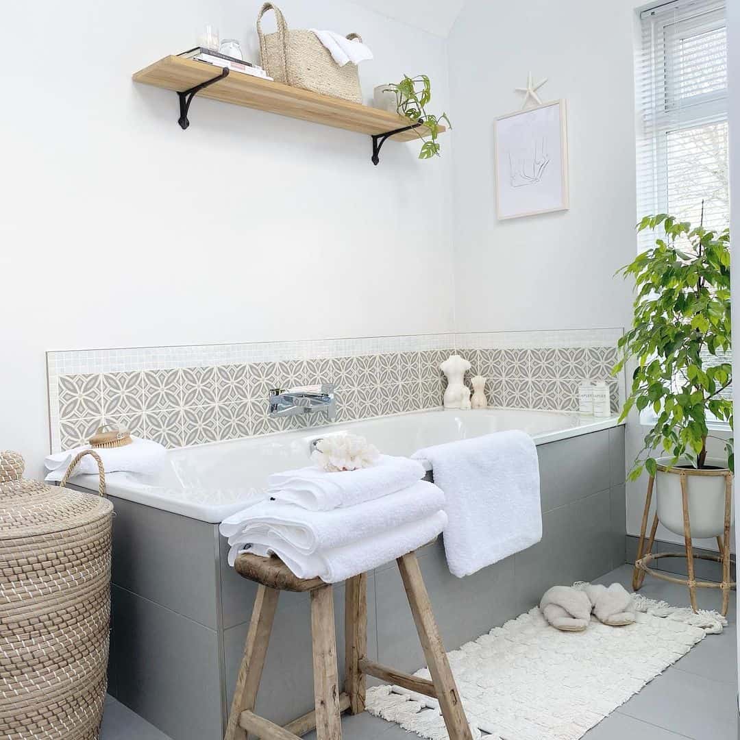 30 Grey Modern Farmhouse Bathrooms That Bring All the Charm