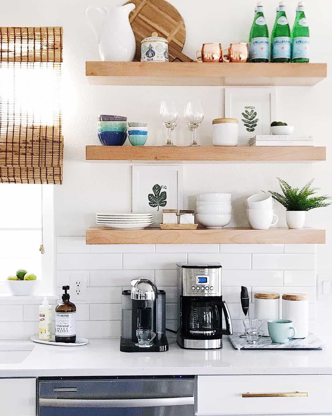 22 Oak Floating Shelves to Lighten Up Your Home