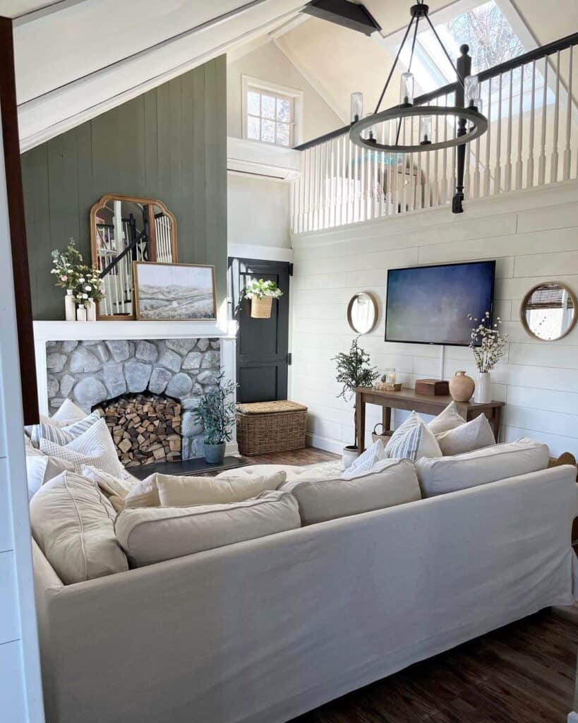20 Vaulted Ceiling Ideas to Create a Spacious Feel