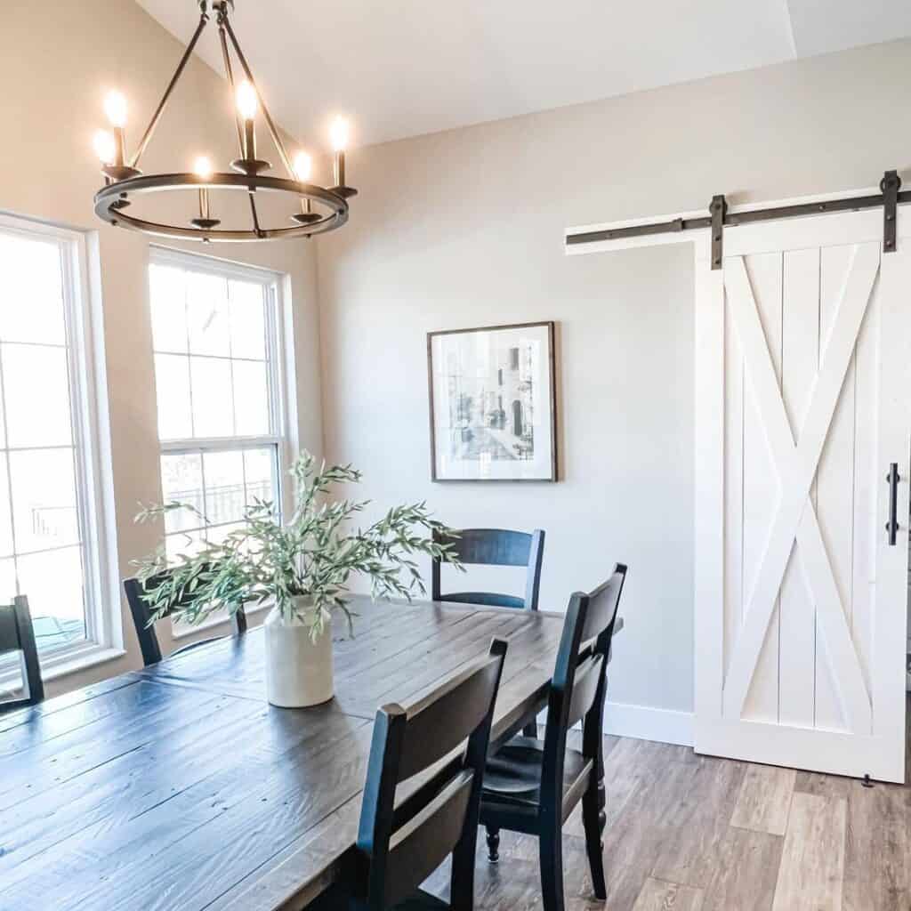 19 Vaulted Ceiling Lighting Ideas for Every Style