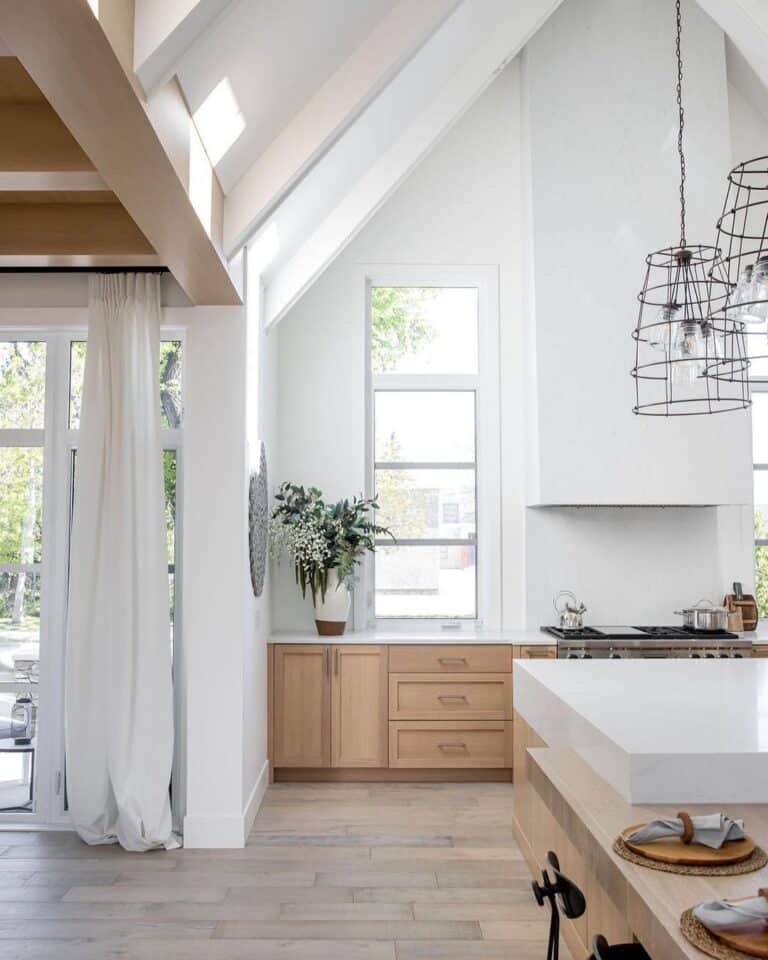 19 Vaulted Ceiling Kitchen Designs to Spark Your Imagination