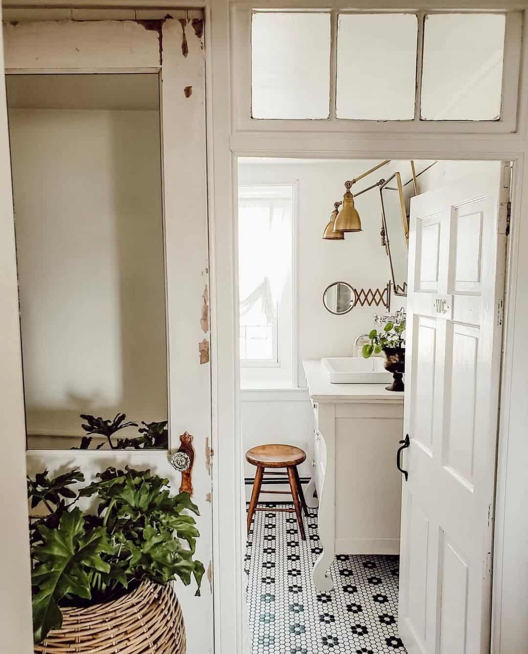 31 Dramatic Black and White Floor Tile Ideas for a Stylish Home