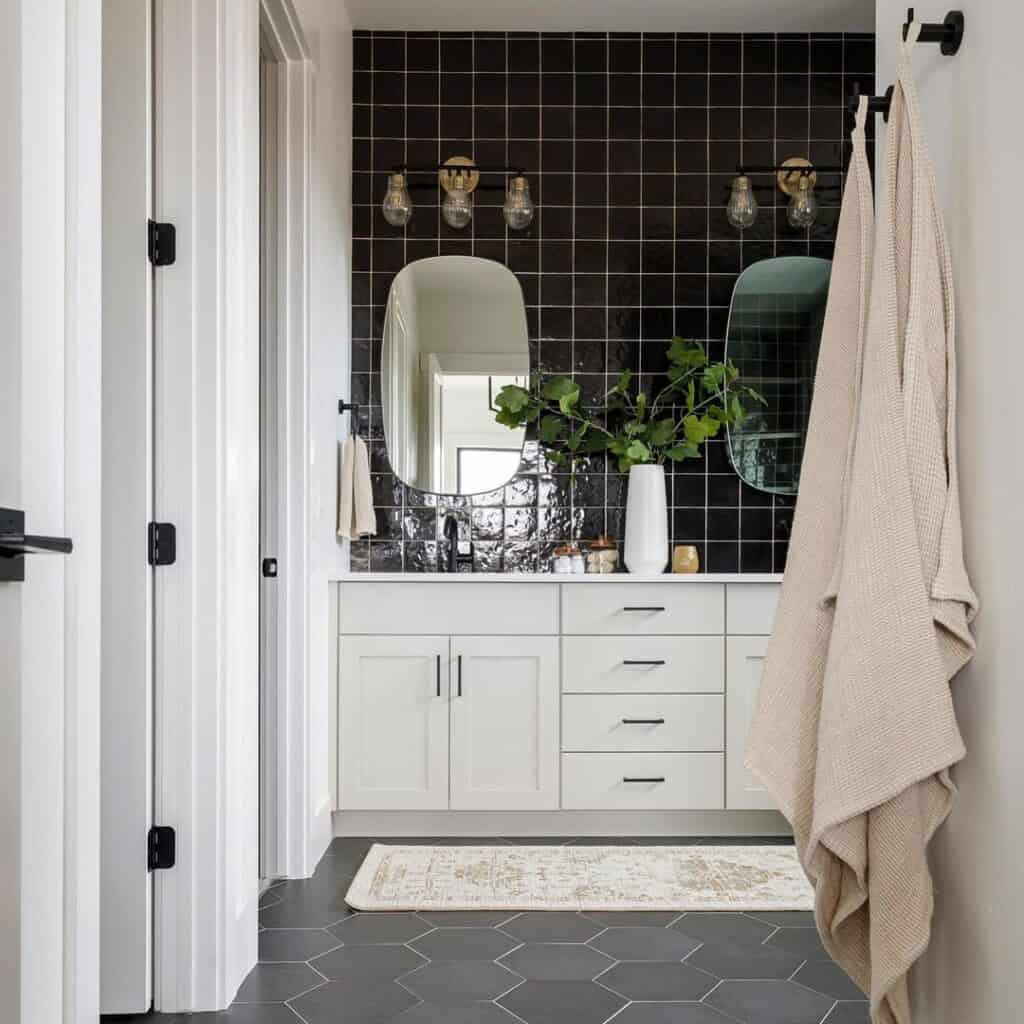 24 Stunning Black Bathroom Floor Designs for a Modern Look