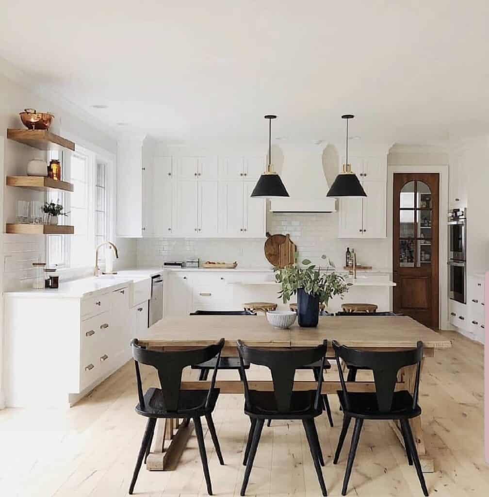 33 Black and Gold Light Fixture Ideas for Perfect Lighting