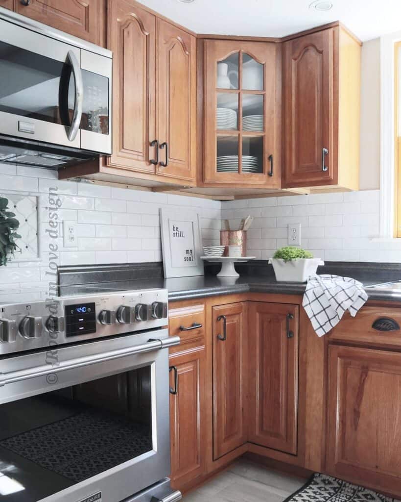 32 Ideas for Upper Kitchen Cabinets with Glass Doors that Impress