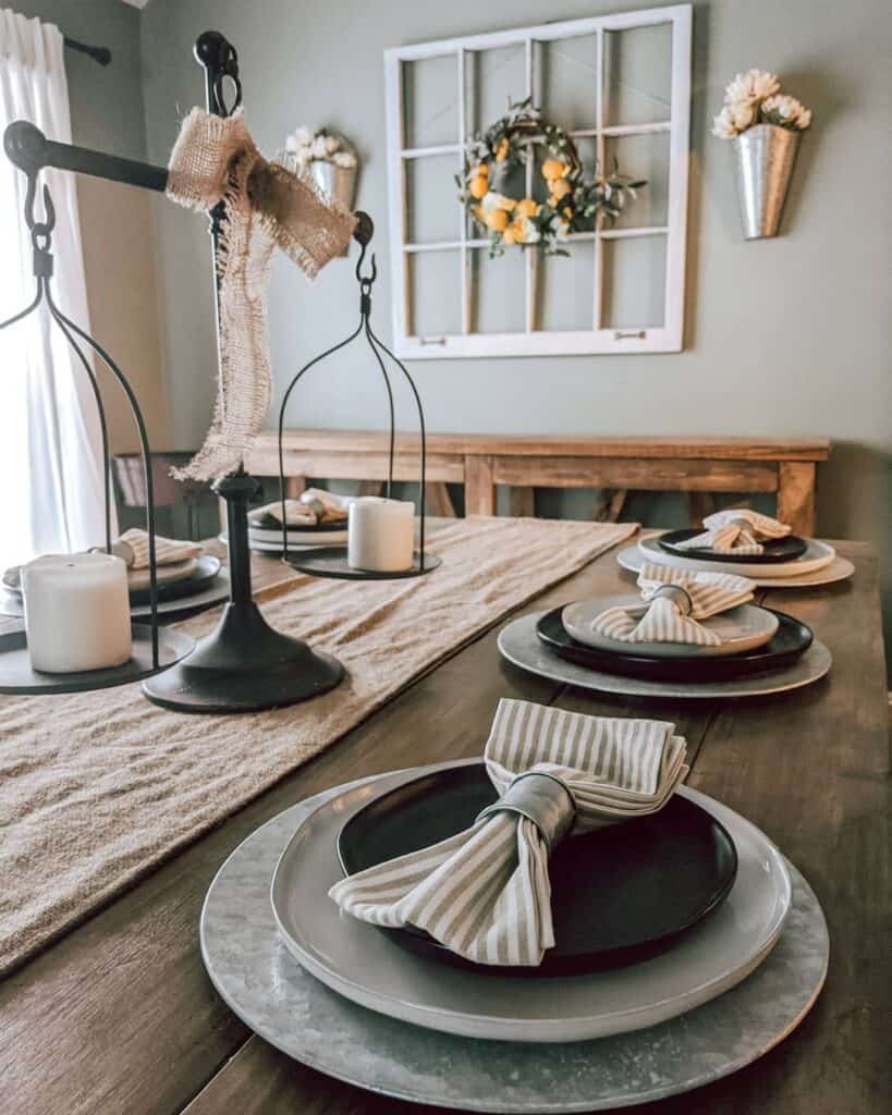 33 Brilliant Black and White Centerpieces to Decorate a Table