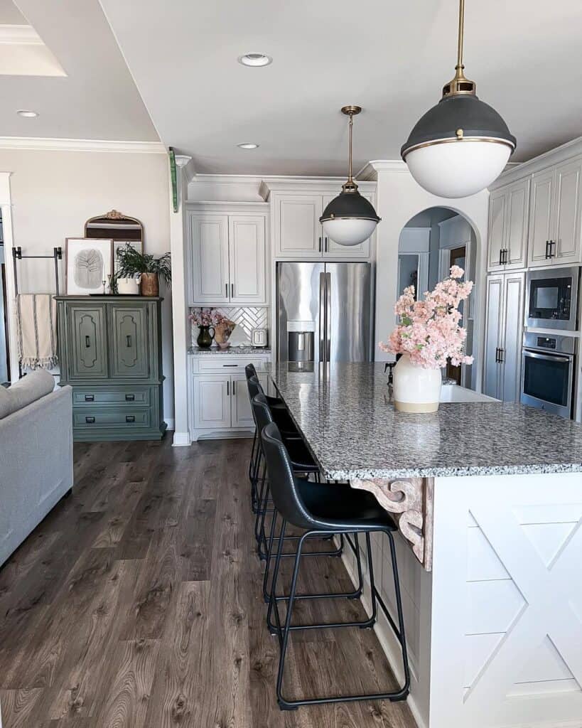 28 Modern Kitchen Island Lighting Ideas for a Radiant Space