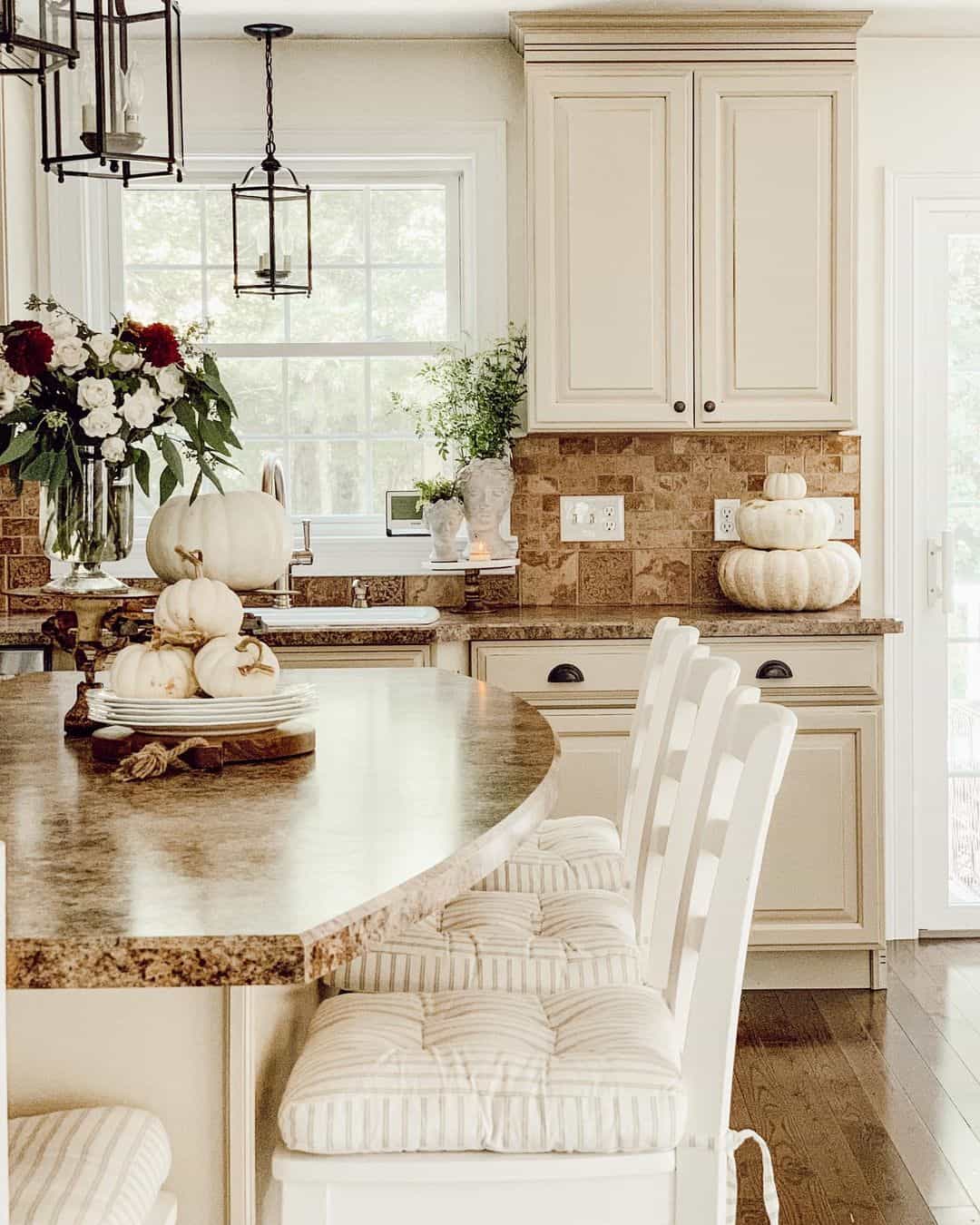 35 White Pumpkin Decor Ideas That Are Too Chic to Resist
