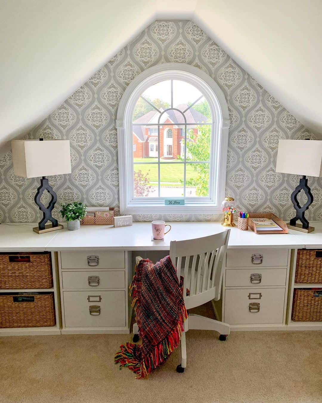 34 Farmhouse Desks for Even the Most Challenging Spaces