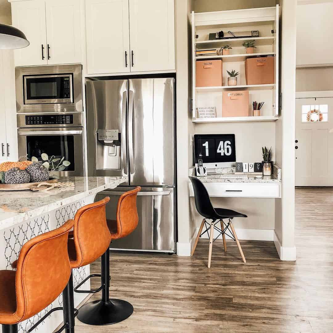 34 Farmhouse Desks for Even the Most Challenging Spaces