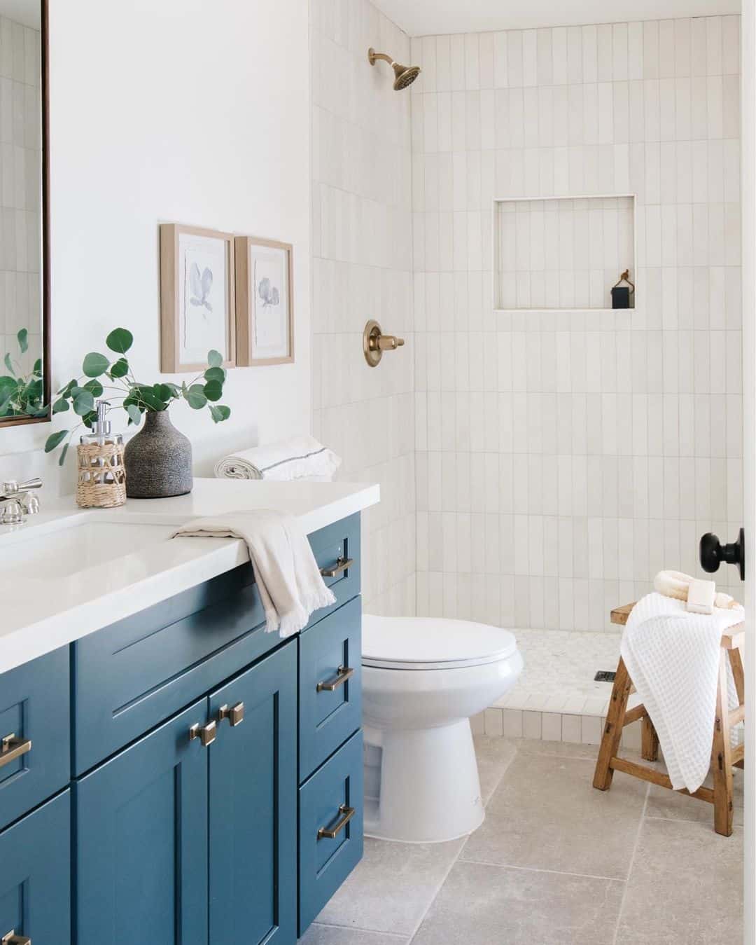 19 Stunning Blue and Gray Bathroom Ideas