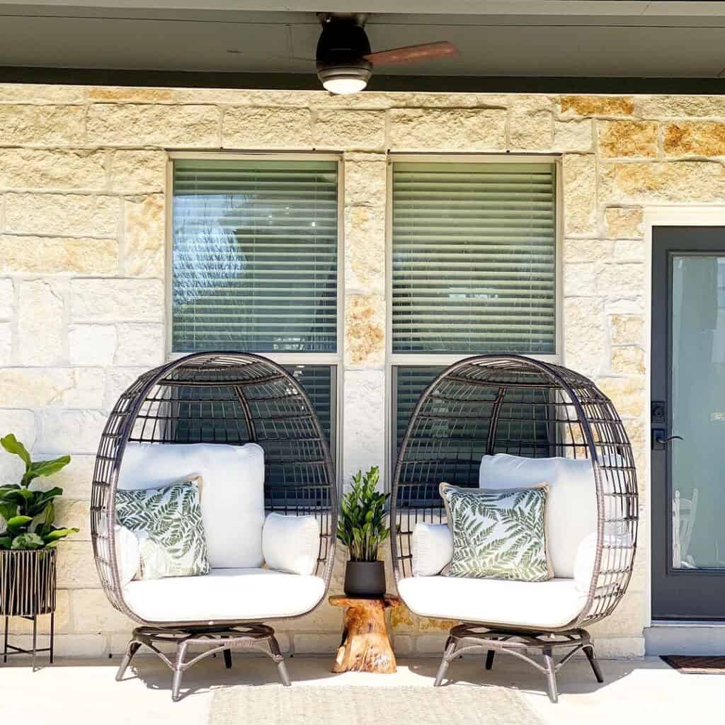 35 Spectacular Farmhouse Outdoor Lighting Ideas That Shine