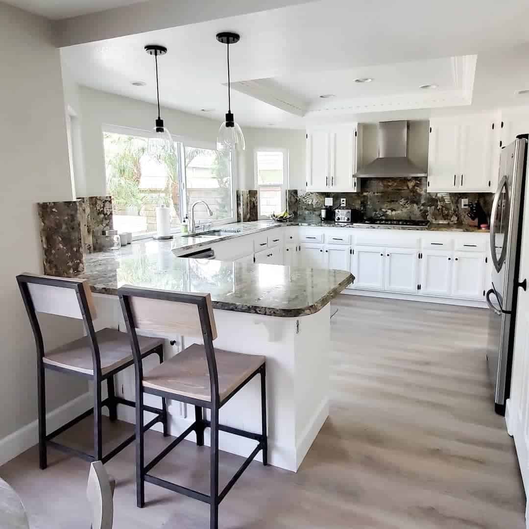 35 Functional Kitchen Peninsula Ideas You Need To See