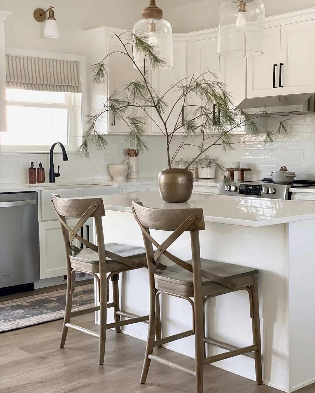 35 Impressive Centerpiece Kitchen Island Décor Ideas