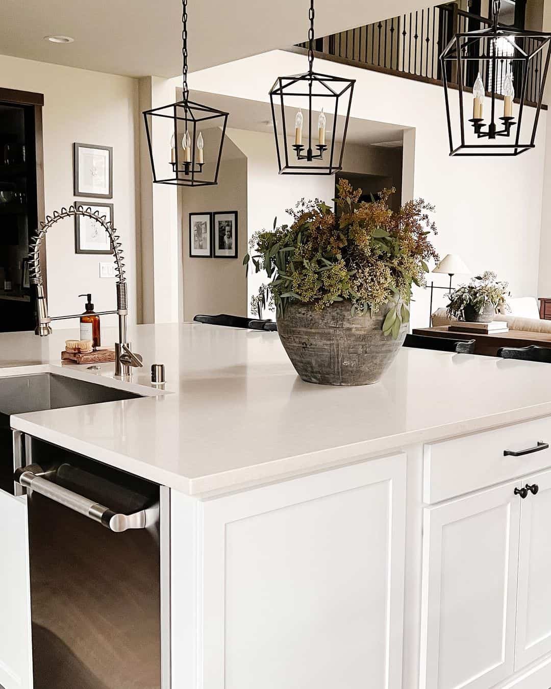 35 Impressive Centerpiece Kitchen Island Décor Ideas