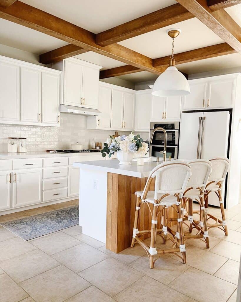 32 Farmhouse White Kitchen Cabinets You’ll Fall In Love With