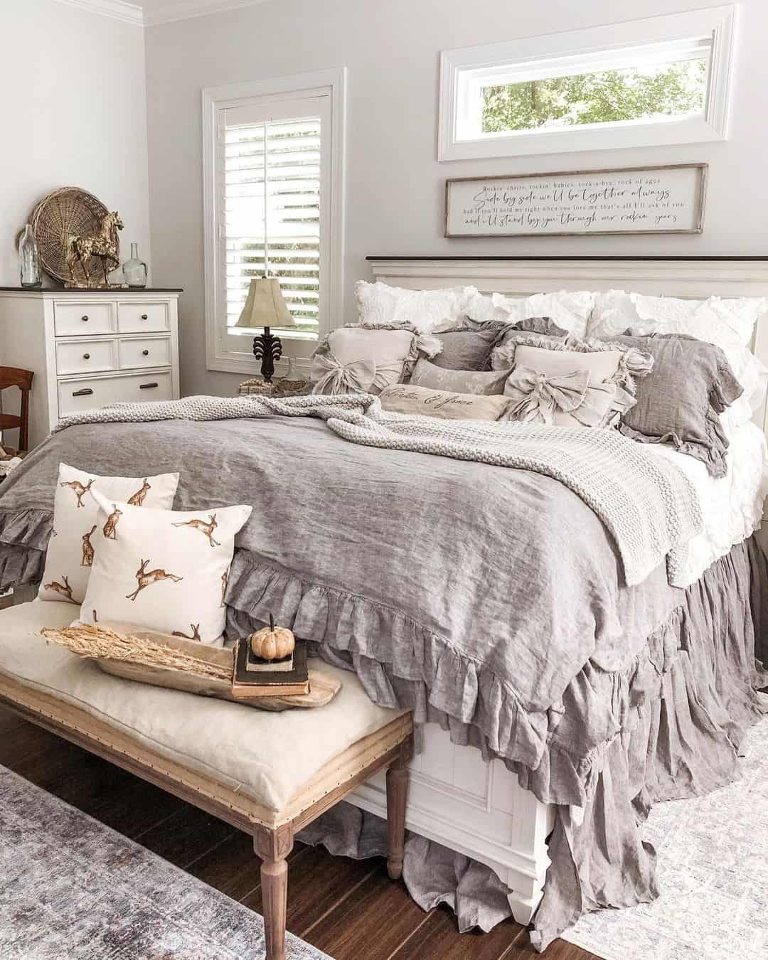 30 Grey and White Bedroom Ideas for Timeless Style