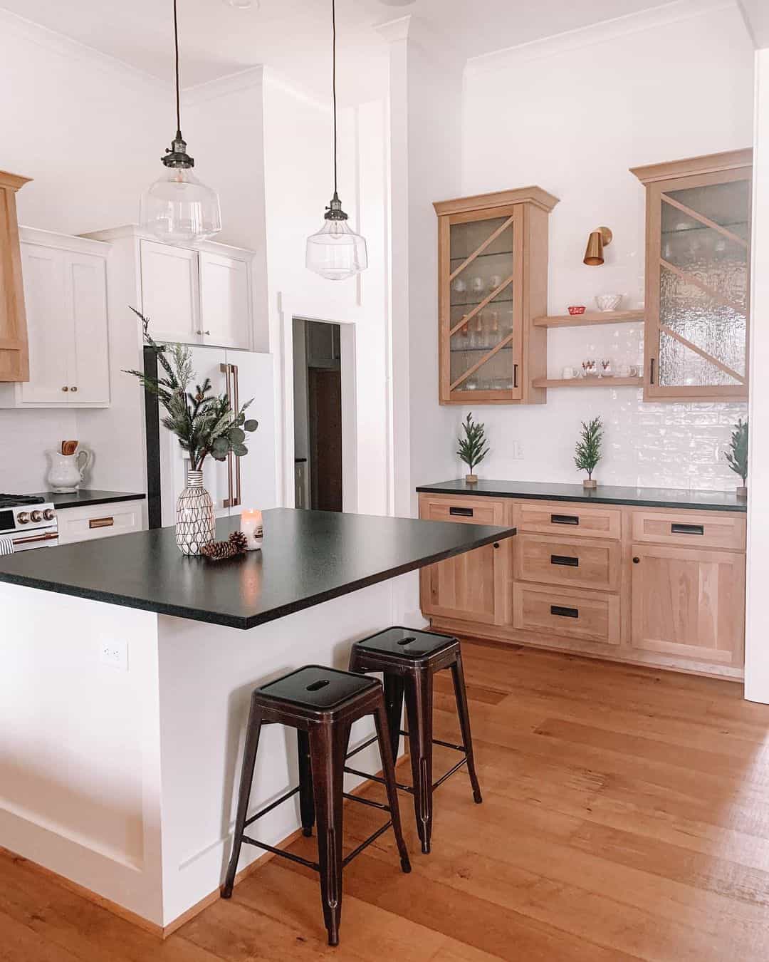 32 Handsome White Oak Kitchen Ideas for Your Next Renovation