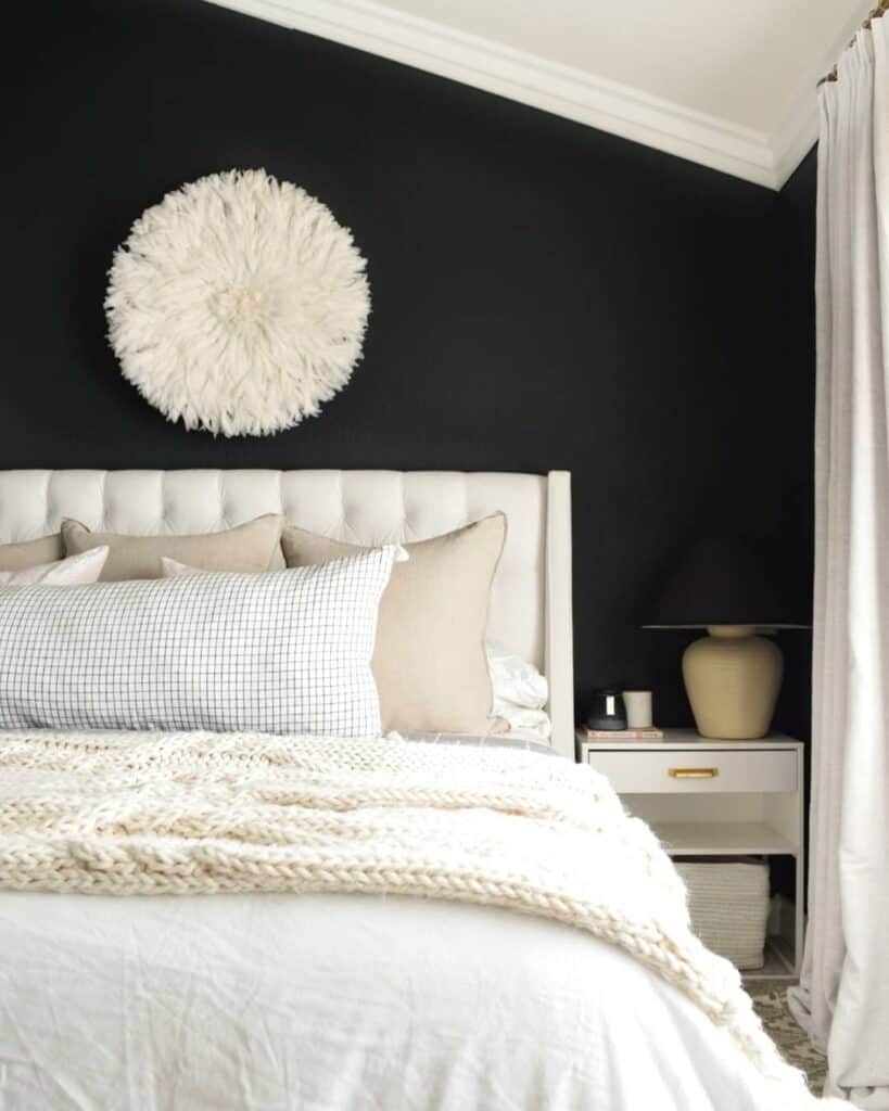 27 Black and White Bedroom Ideas That Are Cozy and Versatile