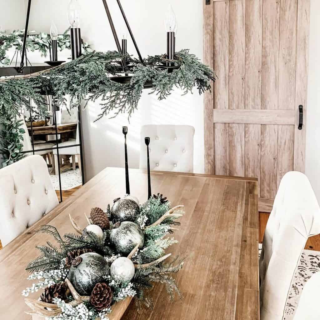 31 Spectacular Silver Centerpiece Ideas to Wow Your Guests
