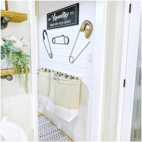 35 Stunning Laundry Room Wall Décor to Enhance Your Home