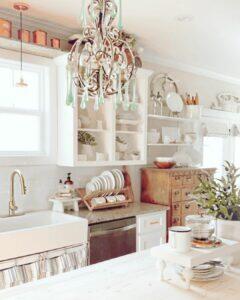 25 Gold Kitchen Hardware Ideas That Exude Opulence