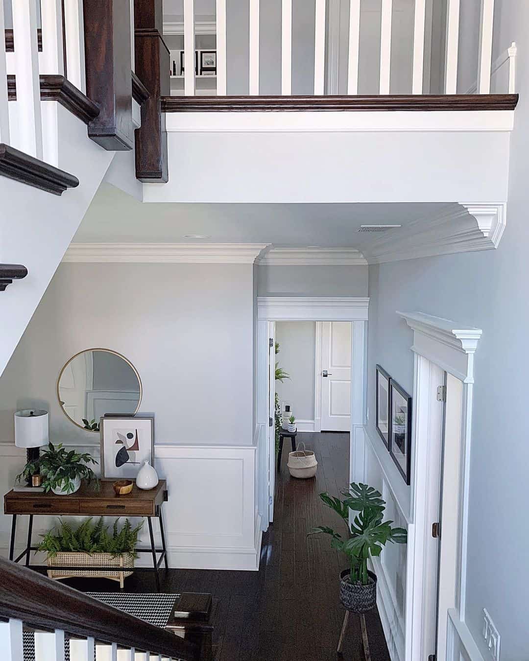 38 Stunning Chair Rail Ideas for a Beautiful Farmhouse Style